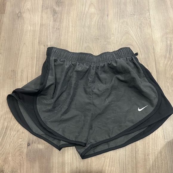 Nike Dri Fit Shorts - Picture 9 of 10